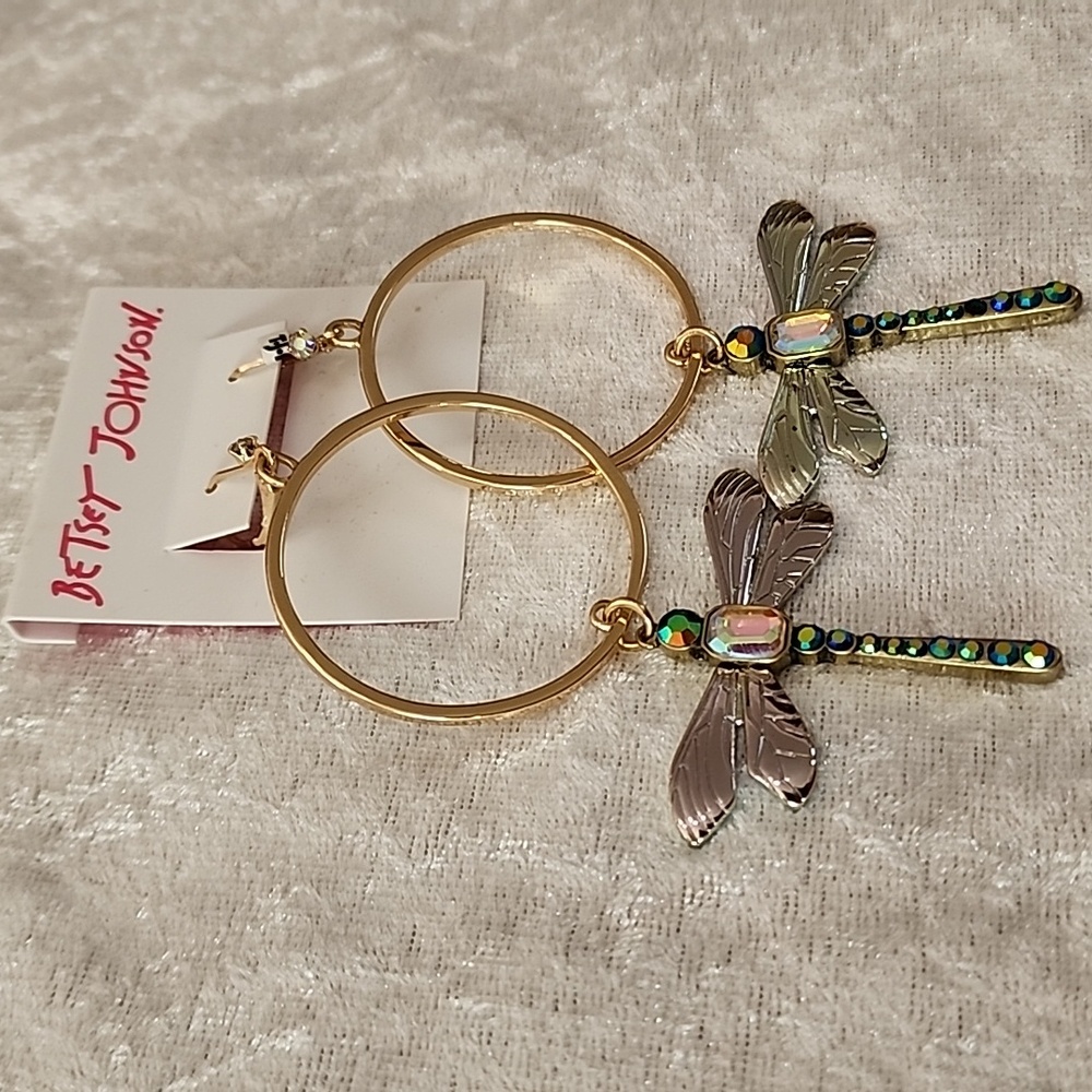 ✨️NWT DRAGONFLY STUNNING BETSEY JOHNSON STATEMENT EARRINGS✨️ - Picture 8 of 8